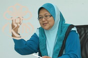 Temuramah Pn. Azrina bt. Sobian wartawan KOSMO